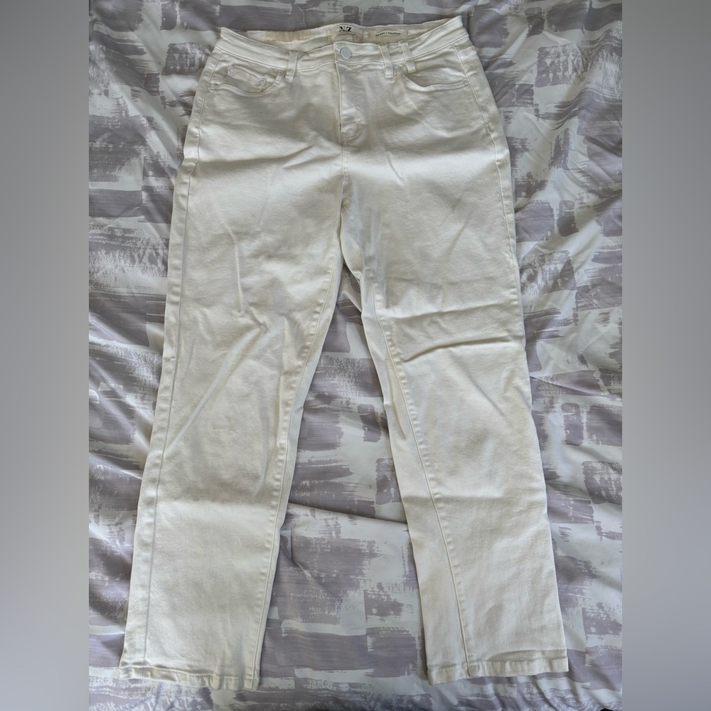 Nic + Zoe Mid Rise Girlfriend 30” Straight Leg Jeans